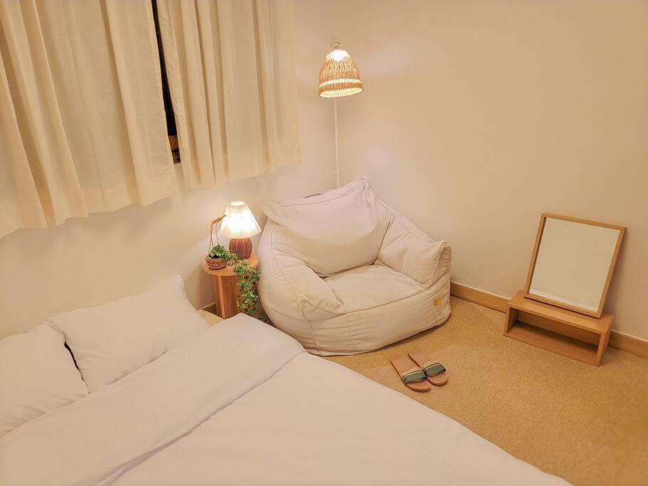 6 Gyeongbokgung Palace Apartment Seoul